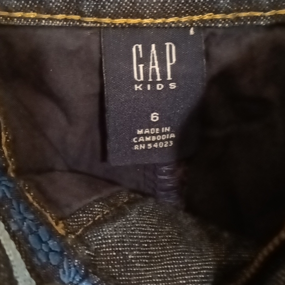 FINAL PRICE GAP KIDS denim skirt (skorts) Size 6 - Picture 3 of 3